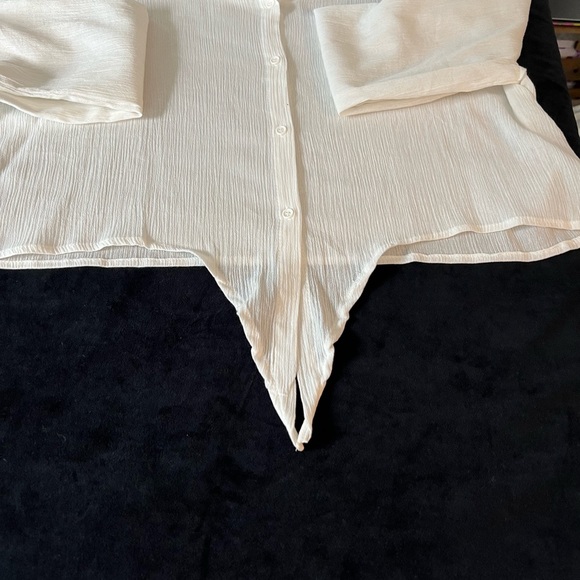 Nastygal white  long sleeve button down tie front crop top - Picture 2 of 8